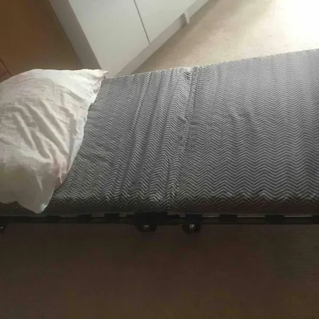In Guest - 2 With Bathroom Guest house *